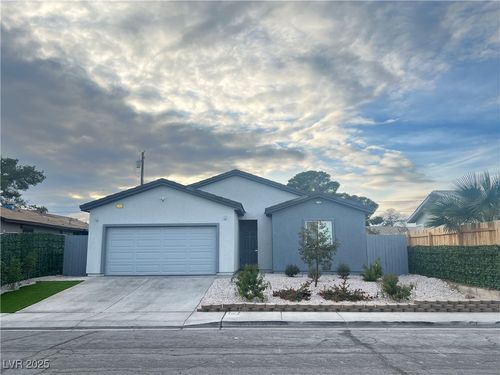 1905 Harvard St, North Las Vegas, NV, 89030-6716 | Card Image