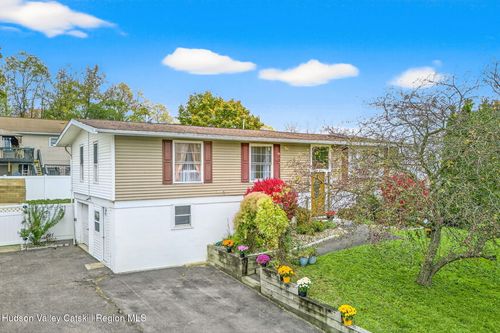 229 Heather Ln, Kingston, NY, 12401-6934 | Card Image