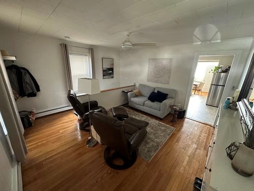 5 Elm St, Hicksville, NY, 11801-3117 | Card Image