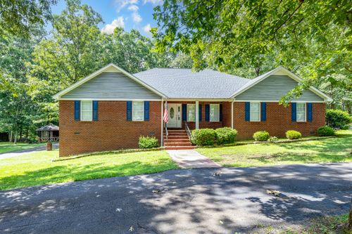106 Parkwood Ln, Hohenwald, TN, 38462-1112 | Card Image