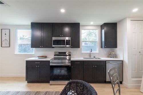 5326 De Lange Ln, Houston, TX, 77092-4208 | Card Image