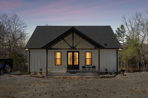 1602 White Oak Rd, Stewart, TN, 37175-5687 | Card Image