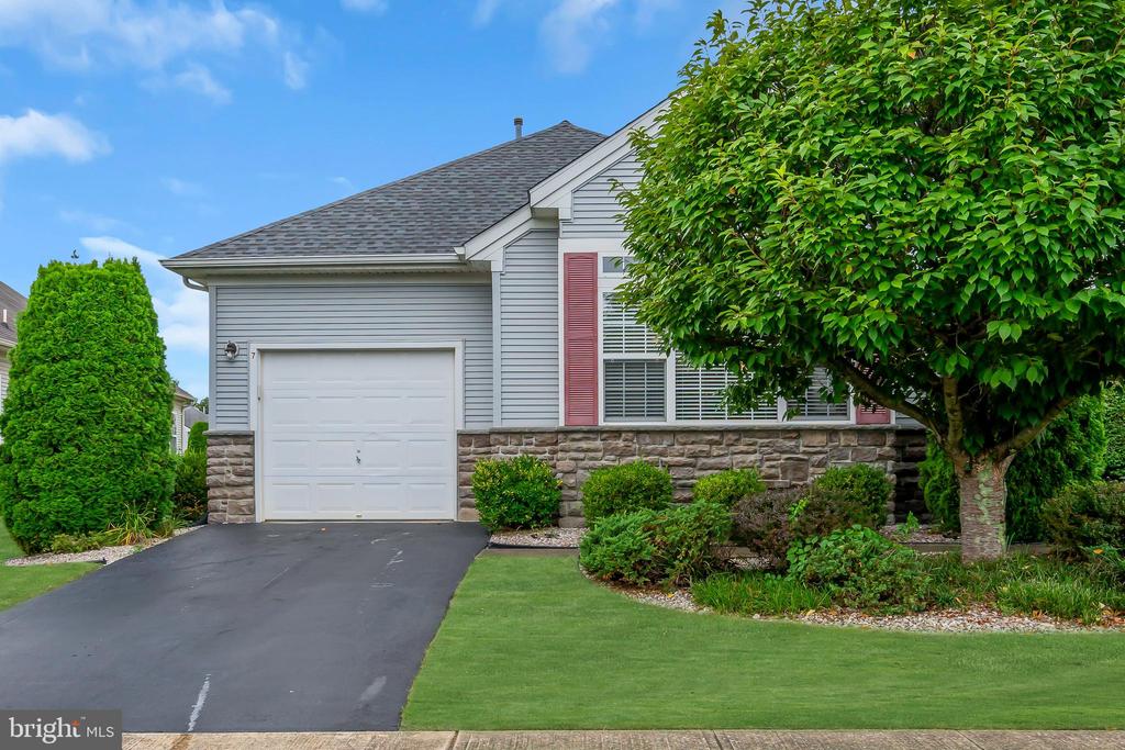 Tuscany Cir, Manchester Township, NJ 08759