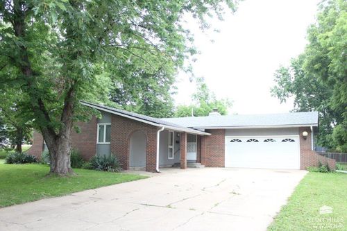 2904 Wayne Drive, Manhattan, KS, 66502 | Card Image