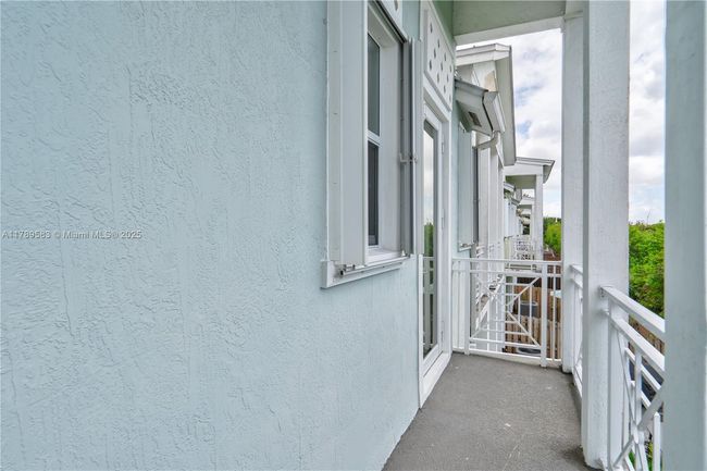 7514 Nw 108 Th Path, Townhouse with 3 bedrooms, 3 bathrooms and null parking in Doral FL | Image 33