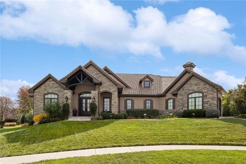 14713 Ash St, Leawood, KS, 66224-7807 | Card Image