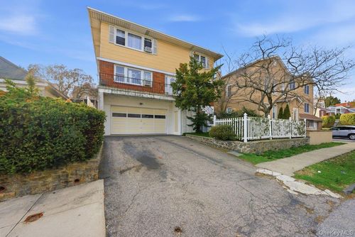 72 Murray Ave, Yonkers, NY, 10704-1236 | Card Image
