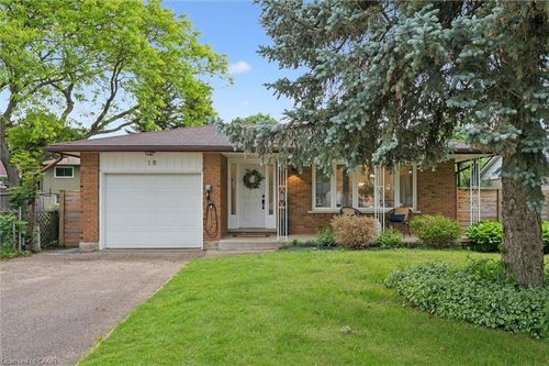 18 Jasper Crt, Kitchener, ON, N2E1C6 | Card Image