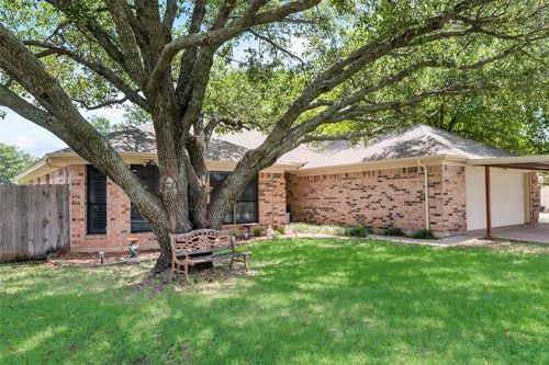 579 S Hitt St, Boyd, TX, 76023-3333 | Card Image