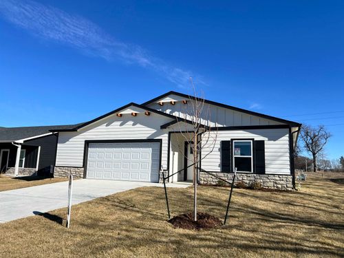 3151 E Highridge Ct, Park City, KS, 67219-4585 | Card Image