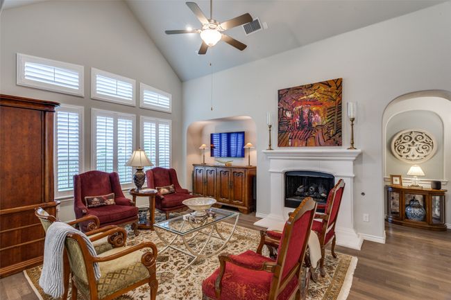 9724 Mountain Laurel Trl, House other with 4 bedrooms, 4 bathrooms and null parking in Crowley TX | Image 9