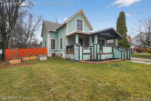 411 3rd St, Fenton, MI, 48430-1940 | Card Image
