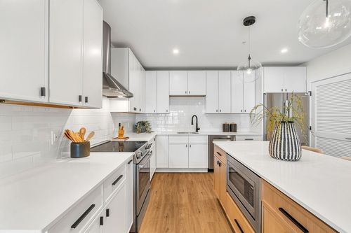 202-20 Audubon Way, Canton, MA, 02021-2149 | Card Image