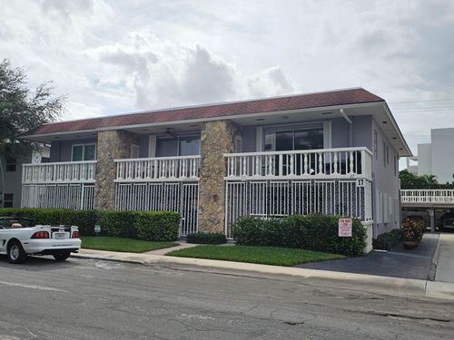 4-17 S Lakeside Dr, Lake Worth Beach, FL, 33460-3966 | Card Image
