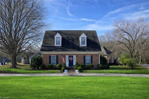105 Arabian Ln, Salisbury, NC, 28147-8926 | Card Image