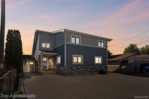 7910 Anchor Bay Dr, Clay, MI, 48001-3002 | Card Image