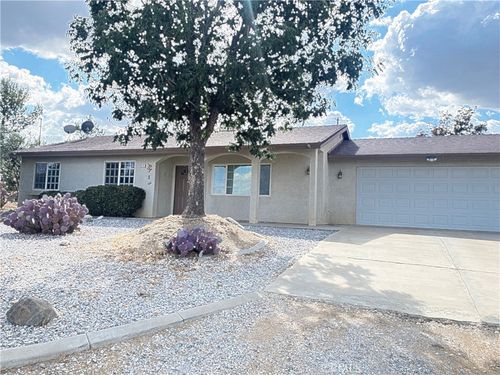 8978 Broken Spur Rd, Pinon Hills, CA, 92372-9510 | Card Image