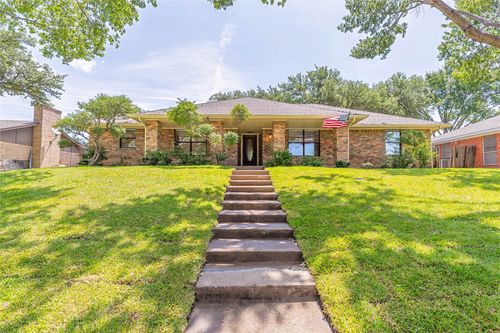 2017 Wellington Dr, Grand Prairie, TX, 75051-3742 | Card Image
