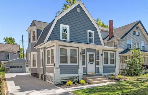 323 Groveland Club Dr, Cleveland, OH, 44110-1201 | Card Image