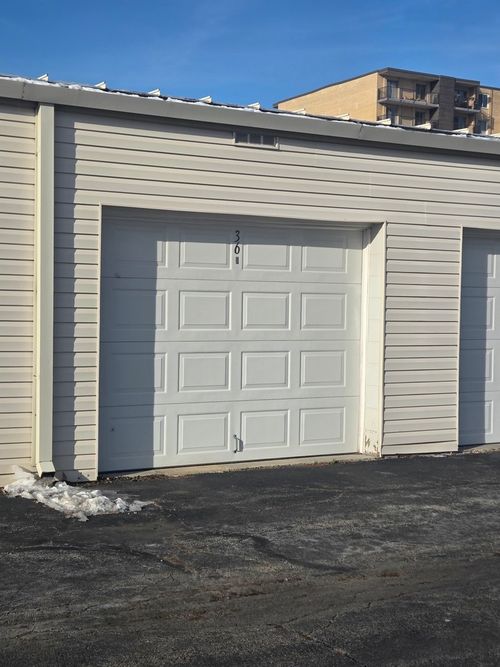 apt-22a-2900 Maple Ave, Downers Grove, IL, 60515-4123 | Card Image