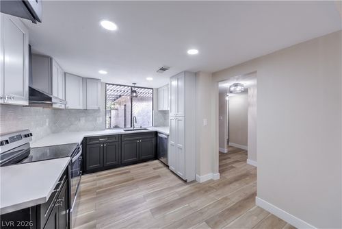 2577 Pera Cir, Las Vegas, NV, 89121-4024 | Card Image