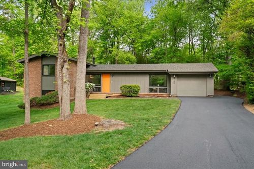 4106 Yerkes Pl, ANNANDALE, VA, 22003-3664 | Card Image