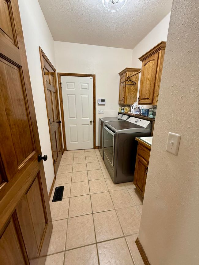 Laundry Room | Image 21