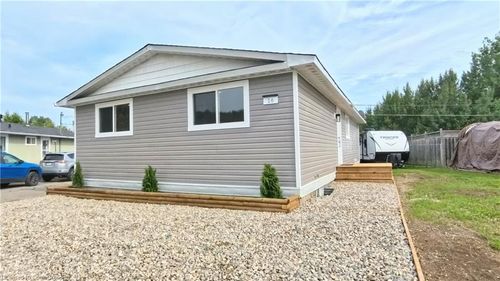 16 Robin Ave, Manitouwadge, ON, P0T2C0 | Card Image