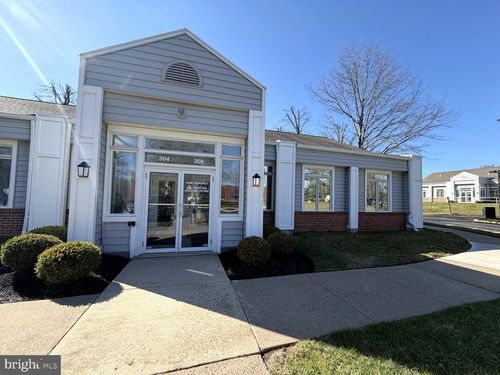 e-304 Corporate Dr E, LANGHORNE, PA, 19047-8009 | Card Image