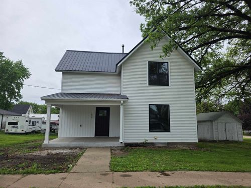 608 W Delaware St, Manchester, IA, 52057-1914 | Card Image