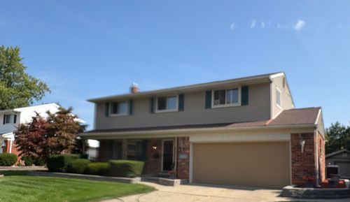 16588 Ronnie Ln, Livonia, MI, 48154-2242 | Card Image
