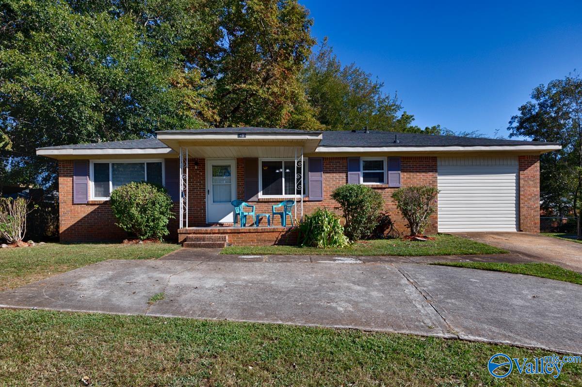 Larkwood Cir, Huntsville, AL 35810