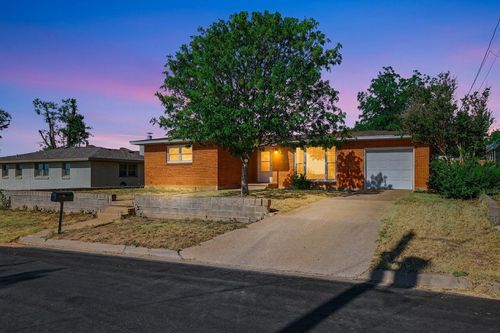 3205 Cherry St, Snyder, TX, 79549-3925 | Card Image