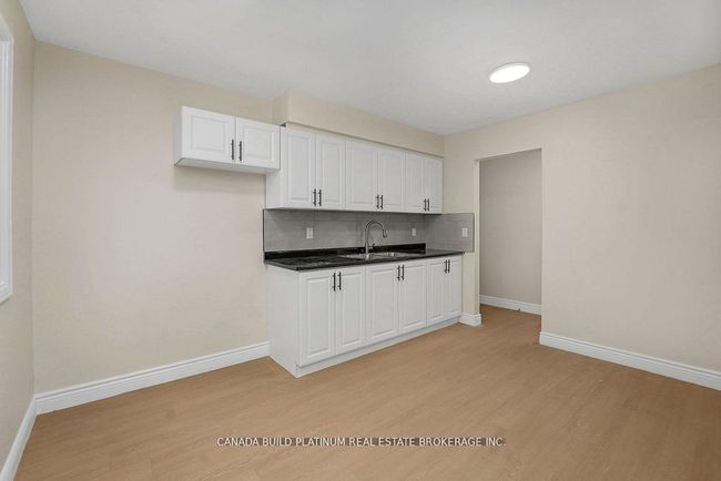1985 College Ave, Home with 4 bedrooms, 8 bathrooms and 8 parking in Windsor ON | Image 19