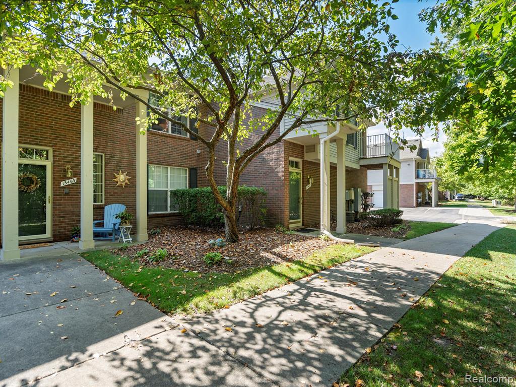 Forest Ridge Blvd, Sterling Heights, MI 48313
