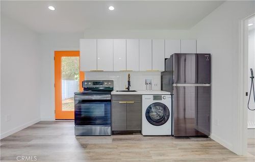 20650 Cantlay, Winnetka, CA, 91306 | Card Image