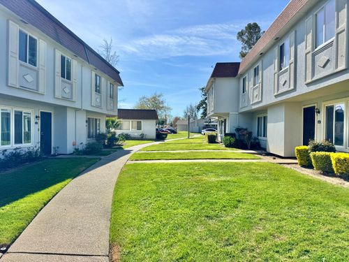 43 Omaha Ct, Sacramento, CA, 95823-4263 | Card Image