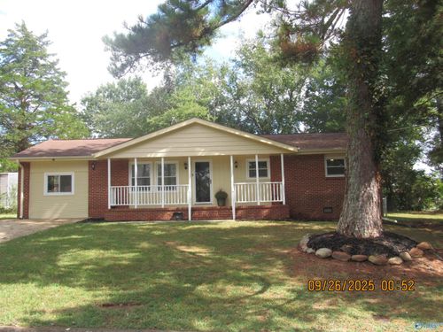 6202 Valley Park Dr Nw, Huntsville, AL, 35810-1443 | Card Image