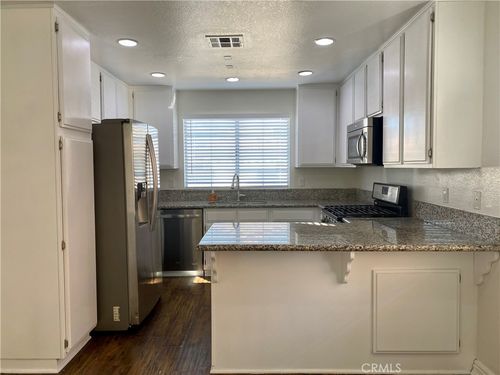 12382 Wedgewood Ln, Victorville, CA, 92395-8844 | Card Image