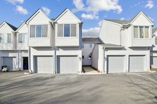 11-11 Freedom Ct, Montville, NJ, 07045-9156 | Card Image