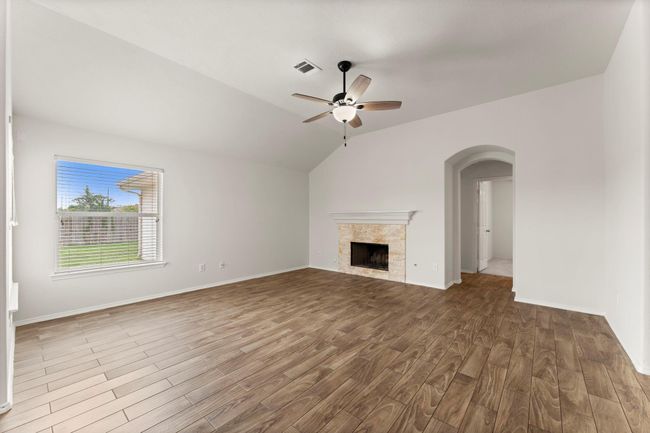 Living room with fire place | Image 4