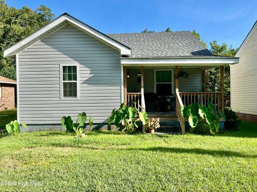 104 Beech St, Williamston, NC, 27892-2408 | Card Image