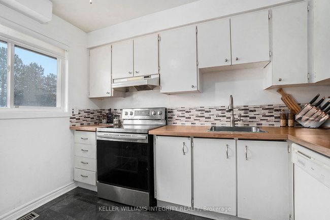 A - 85 Seyton Dr, Condo with 3 bedrooms, 2 bathrooms and 1 parking in Nepean ON | Image 13