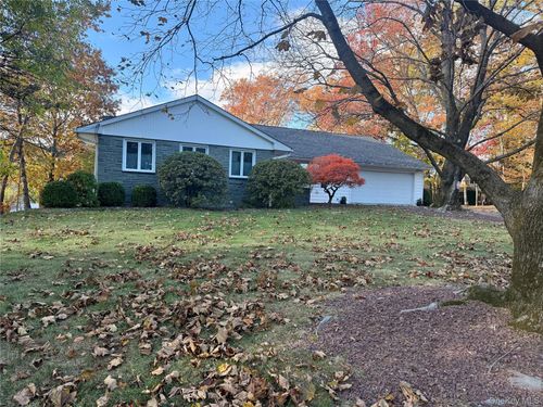 7 Starhaven Ave, Middletown, NY, 10940-4617 | Card Image