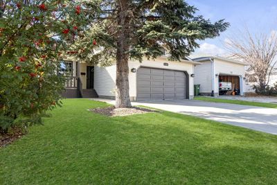 125 Hidden Valley Pl Nw, House detached with 5 bedrooms, 3 bathrooms and 2 parking in Calgary AB | Image 2