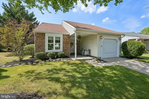 17 Newtown Ct, MOUNT LAUREL, NJ, 08054-3046 | Card Image