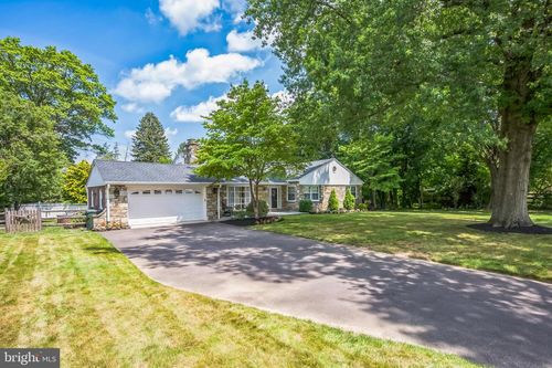 1350 King Rd, Huntingdon Valley, PA, 19006-8352 | Card Image