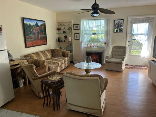 8c-15610 Ne 6th Ave, Miami, FL, 33162 | Card Image