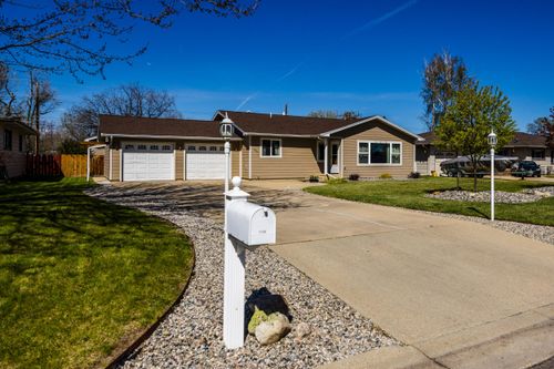 1736 Martin Ave, Sheridan, WY, 82801-5924 | Card Image