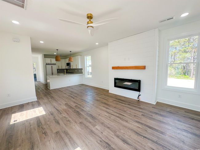 189 Brown Pelican Loop, House other with 3 bedrooms, 4 bathrooms and 4 parking in Pawleys Island SC | Image 4